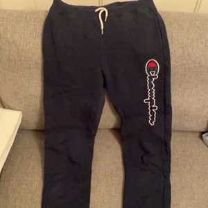 Mjukisbyxor  - Superfina och sköna byxor som jag köpt ifrån stadium, barn storlek. Säljer eftersom de är för små och köpte det för 500kr