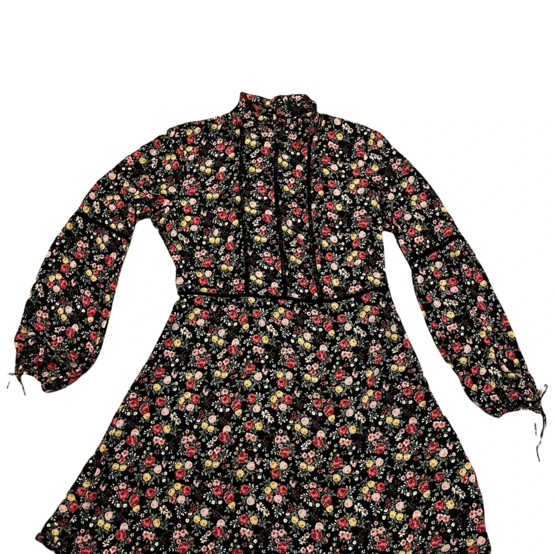 Black flower pattern dress