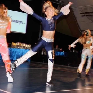 Disco dräkt  - Fin singel dräkt i marinblå och vit✨ i storlek XS och använd ett fåtal gånger✨