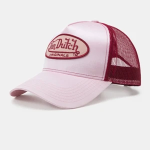 Von Dutch-keps - Säljer denna superfina men slutsålda Von Dutch-keps, pga att jag inte passar i den. Endast använd en gång. Frakt tillkommer 🥰