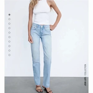 Zara  - Säljer min super fina zara jeans som är slutsålda, använda Max 1-2 gg, buda i kommentarerna 