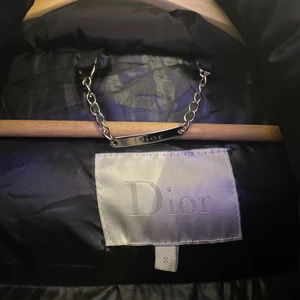 Dior jacka  - Säljer min dior jacka som är helt ny. Strl S 