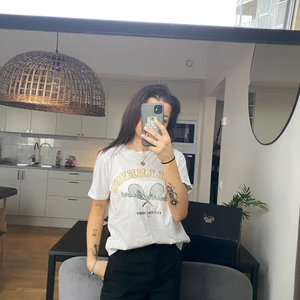 T-shirt  - Tröja från Gina tricot 