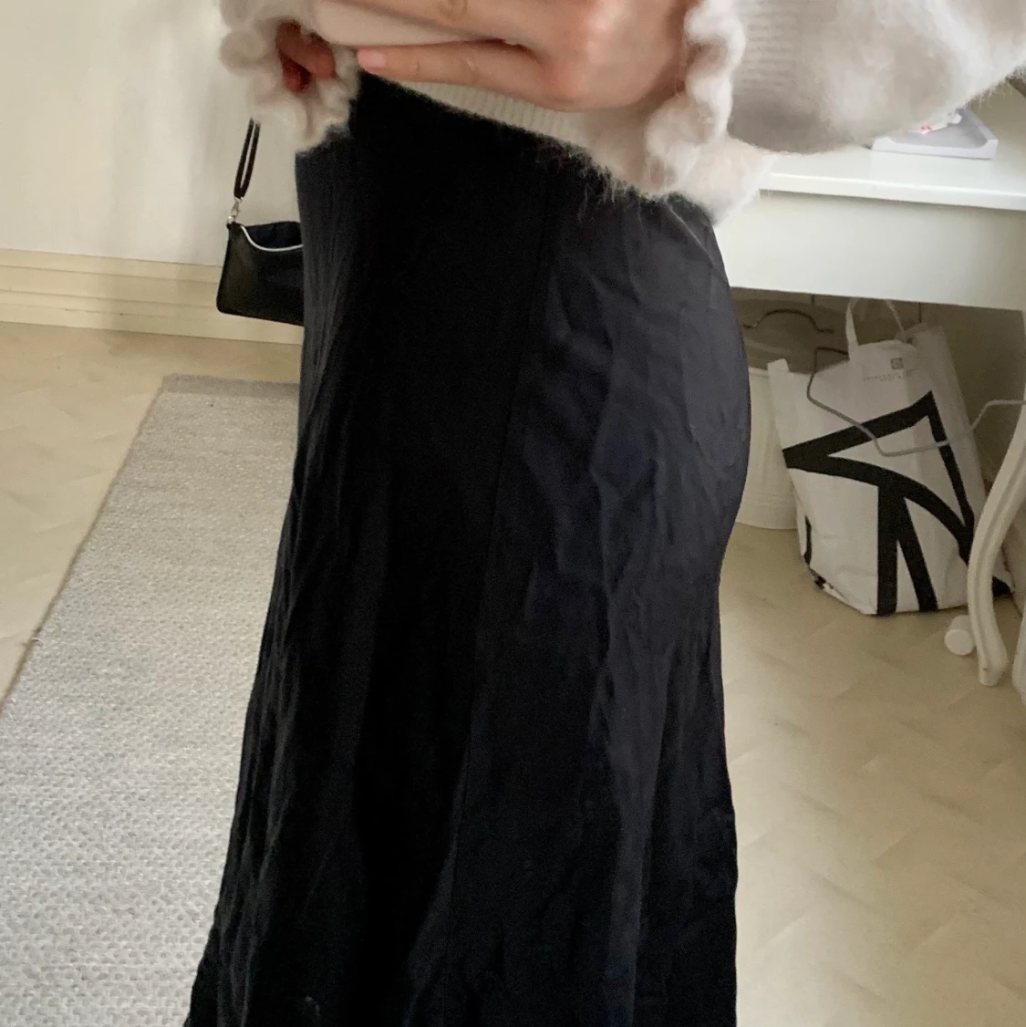 Så snygg satinkjol från Wera, strl 38 - 91