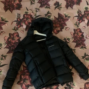 Peak Performance jacka XS - Sparsamt använd, köpt i januari i år. 