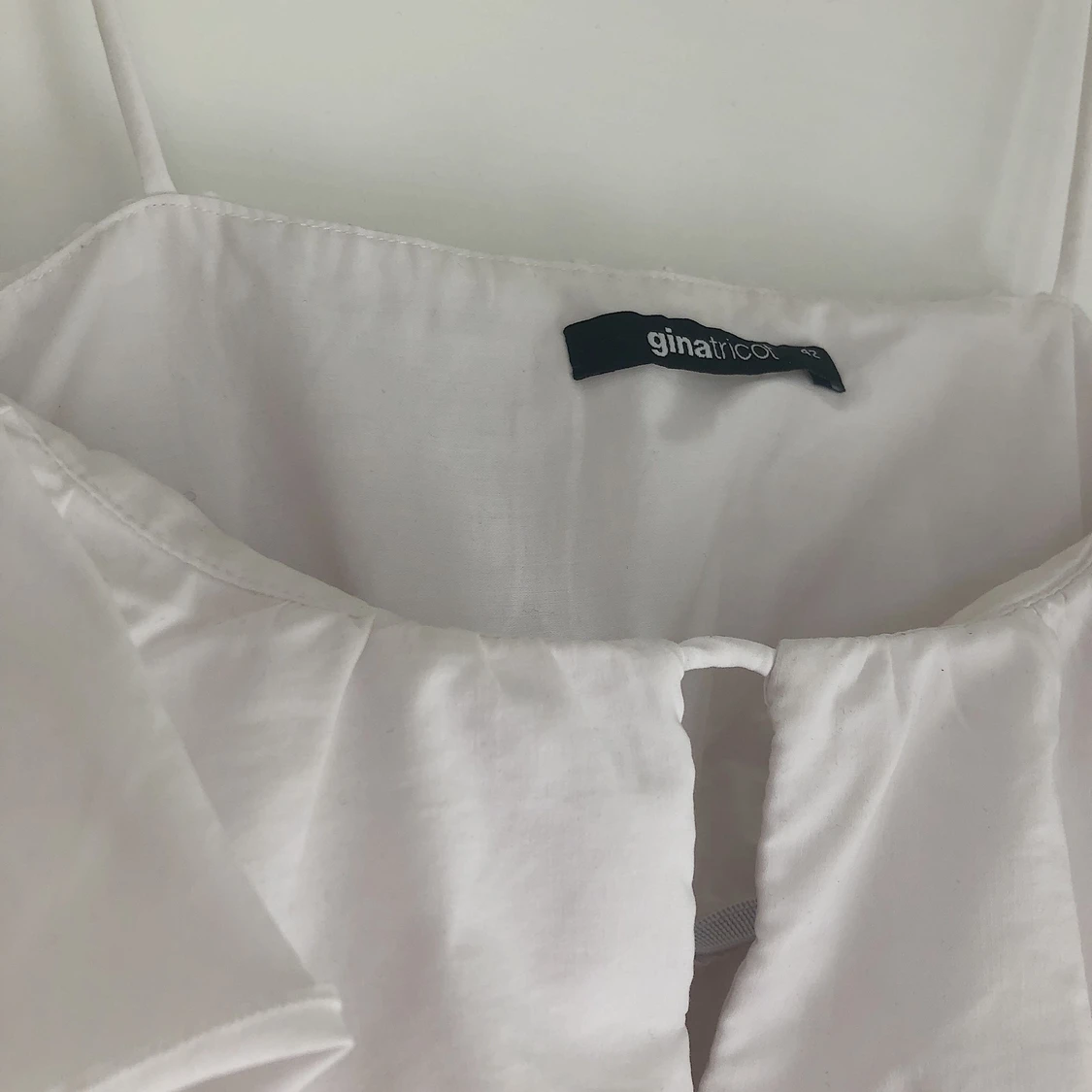 Supersött linne med volanger - 91