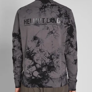Helmut Lang tjocktröja  - Helmut Lang ”tie dye logo sweater”. storlek M/L men den är  oversized. Använd väldigt få gånger. Köpt för 3000 kr, slutsåld på de flesta ställena! Unisex 