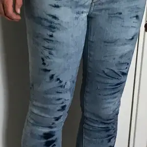 Oanvända, stretchiga jeans från New Denim, stl S