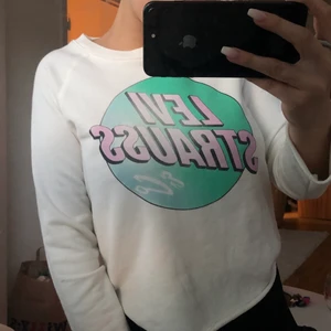 LEVIS LÅNGÄRMAD - en långärmad tröja från levis i storlek xs ❤️