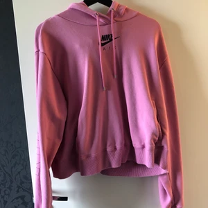 Rosa Nike hoodie med magficka  - Skön luvtröja 