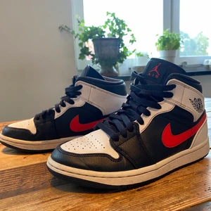 Air Jordans 1 Mid Chile red - Superfina! Säljes! 