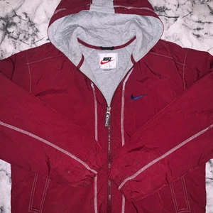 Nike sip tröjan - Köpte second hand, ganska bra skick. Dm för mer information eller fler bild. Pris kan diskutera. 