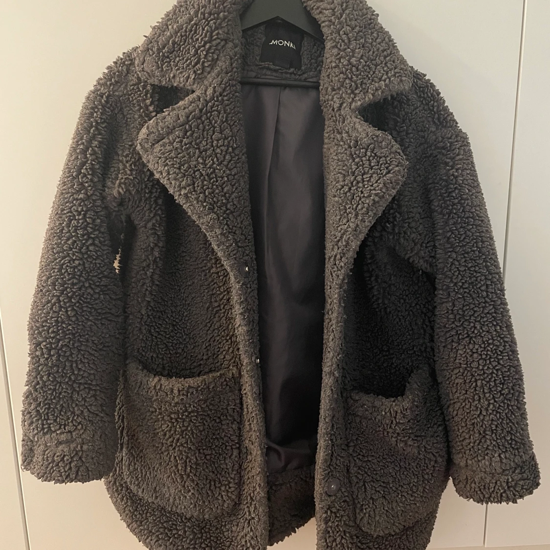 Grå Oversized Teddyjacka från Monki