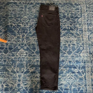 Levis jeans  - Regular fit. Står w36 men dem sitter mer som 33/34