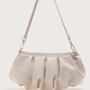 Väska från Shein🌸 - Väska från Shein, säljes pga ingen användning🤍