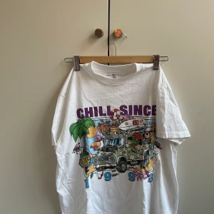 Brandy Melville oversized t-shirt  - Säljer den här super coola oversize t-shirten från brandy Melville som inte längre görs! Så snygg och jätte trendig!!