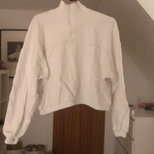 Weekday zipup  - Slutsåld på weekdays hemsida! Så najs tröja 