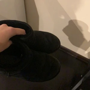 Uggs - Säljer dessa uggs i bra skick då dem ej är något för mig! Skit fint nu till hösten! Dessa skickas även med spårningsbarfrakt👍🏽