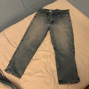 Snygga och sköna carhartt jeans i storlek 38/30 men sitter mer som 34/30