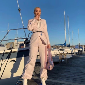 Hugo boss pink suit  - Selling this one of a kind Hugo boss pink suit, 8/10 cond. 