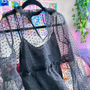 Svart klänning - Cool svart dubbellagrad klänning 💜 strl M🖤 köparen står för frakt (50kr)