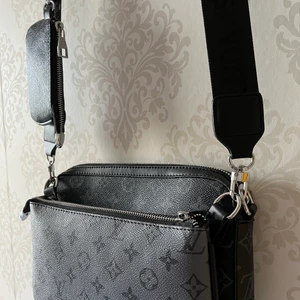 Lv väska  - Nyskick copia A 