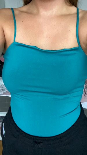 Grön Body - Body från BikBok, använd 1 gång.