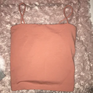 Säljer dehär fina linnet från Gina❤️ - Använd 3 gånger, den är som nyskick❤️👍 den kostade 150 när jag köpte, säljer för 30:)