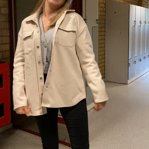 Ny jacka - Helt oanvänd jacka från Only, prislappen är kvar!💗 Nypris 449, säljer för 250