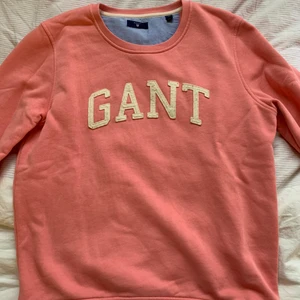 Fin Gant sweatshirt  - En fin Gant sweatshirt i storlek S!   Ny pris 999kr 