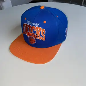 Keps med Knicks logo