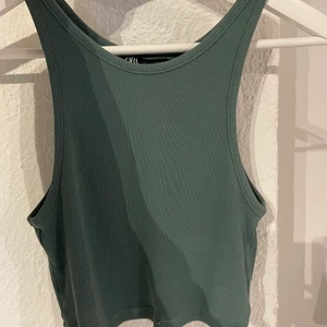 Zara topp - Frakt tillkommer