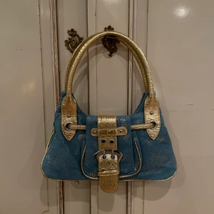 Jeansväska Y2K - Skitcool väska med Y2K-stil. Rymlig för att vara en axelväska👍