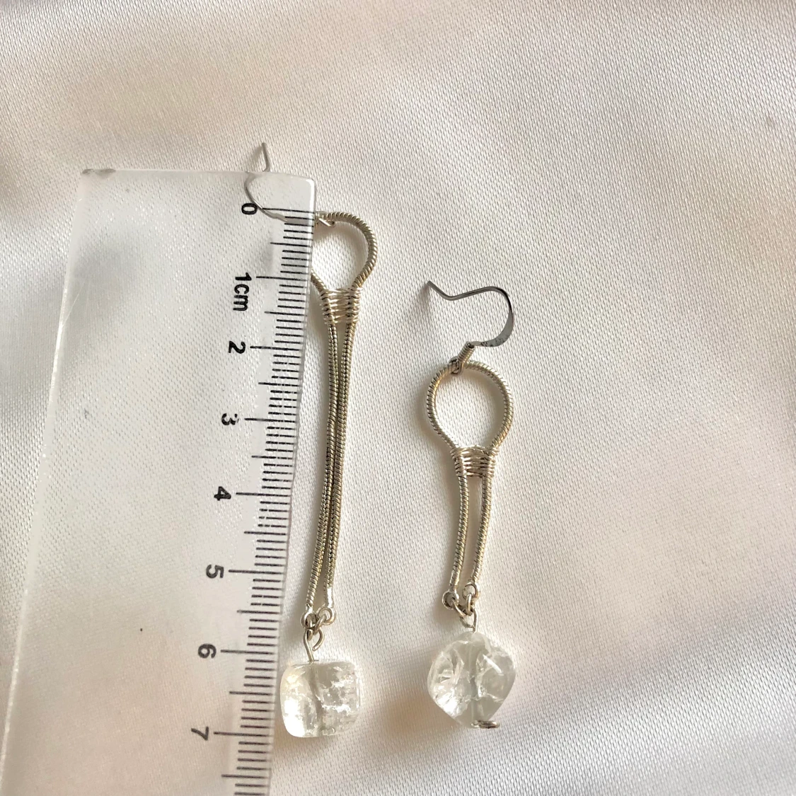 Handgjorda örhängen med bergskristall - 90