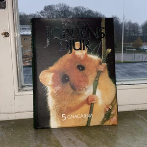 No bok  - Hej alla No älskare jag säljer en bok som handlar om massa djur och fakta på dom. Bra bok för dig som gillar djur och läsa 