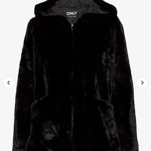 Onlmalou faux fur jacka - Pälsjacka beställd från Nelly, slutsåld nästan överallt, köpte för 640kr. Knappt använt jätte mysig  