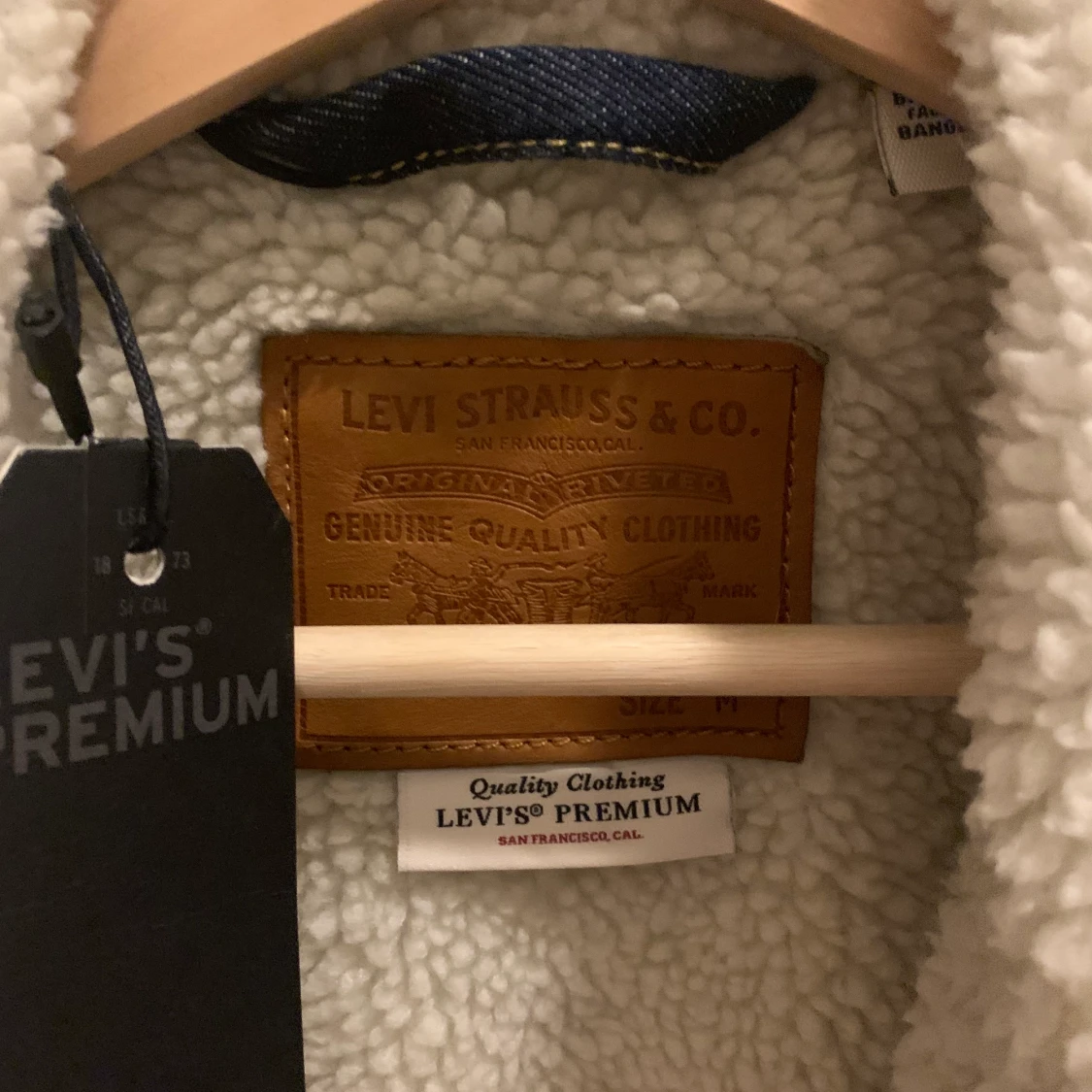 Levis fodrad jacka - prislappen kvar! - 91