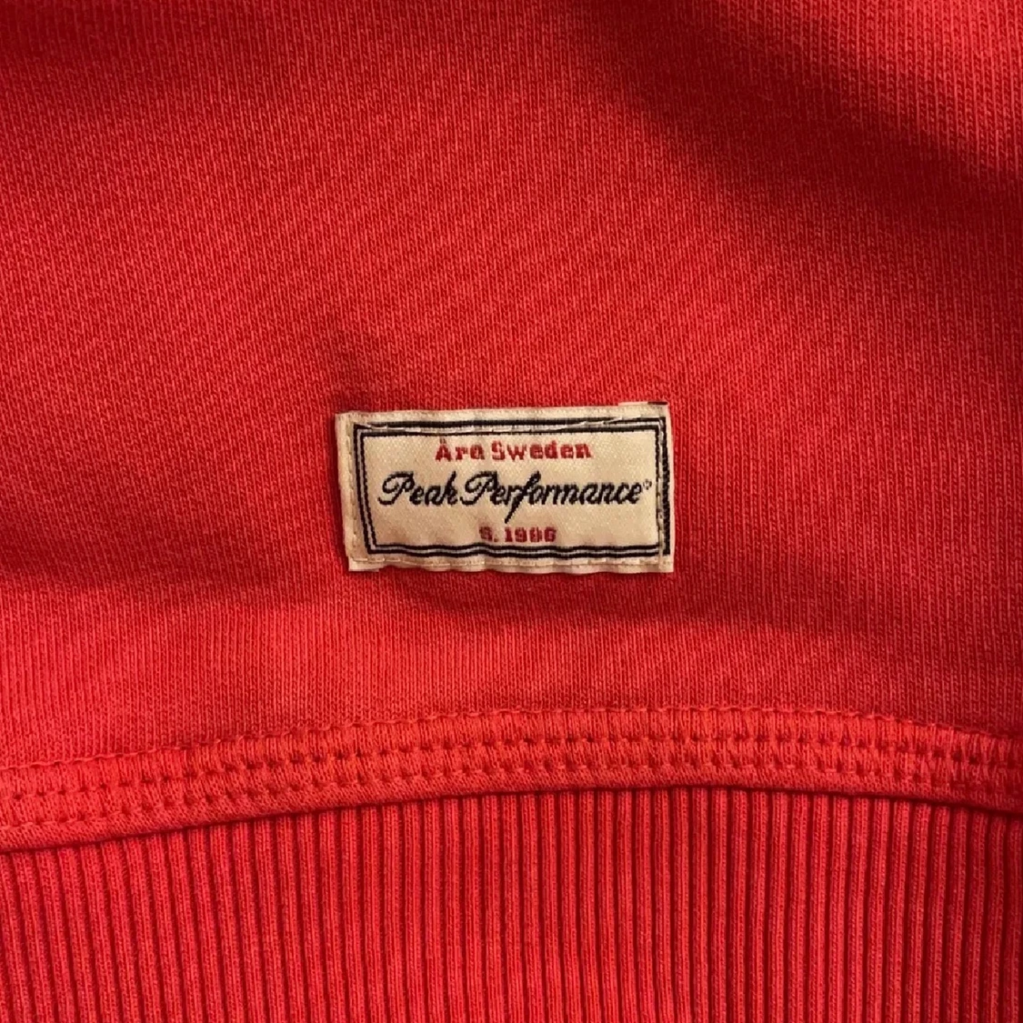 Röd sweatshirt  - 91