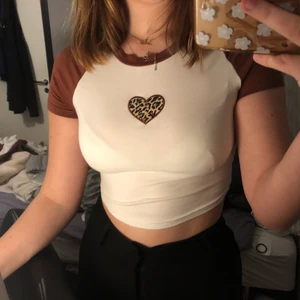 Crop Top  - Crop top från SHEIN, använd bara en gång. 50inkl frakt