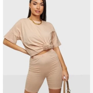 Set strl xxs - Ett set från Nelly i bra skick men som jag inte haft användning för