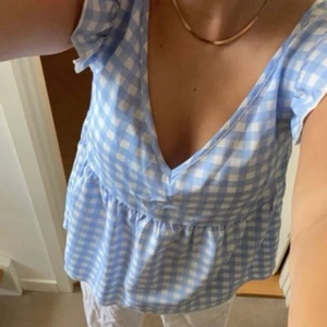 Blå topp - Intressekoll!❤️❤️ skriv vad ni kan ge