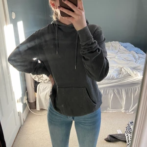 Hoodie från HAN KJØBENHAVN  - Jätte skön hoodie från HAN KJØBENHAVN i storlek S. Knappast använd, Som helt ny.  