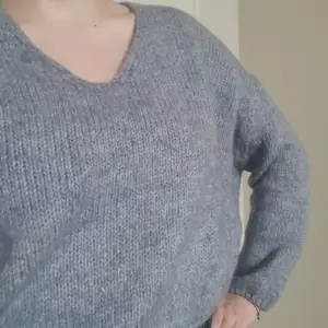 Cropped sweater from Pull&Bear. Never worn (no price tag).
