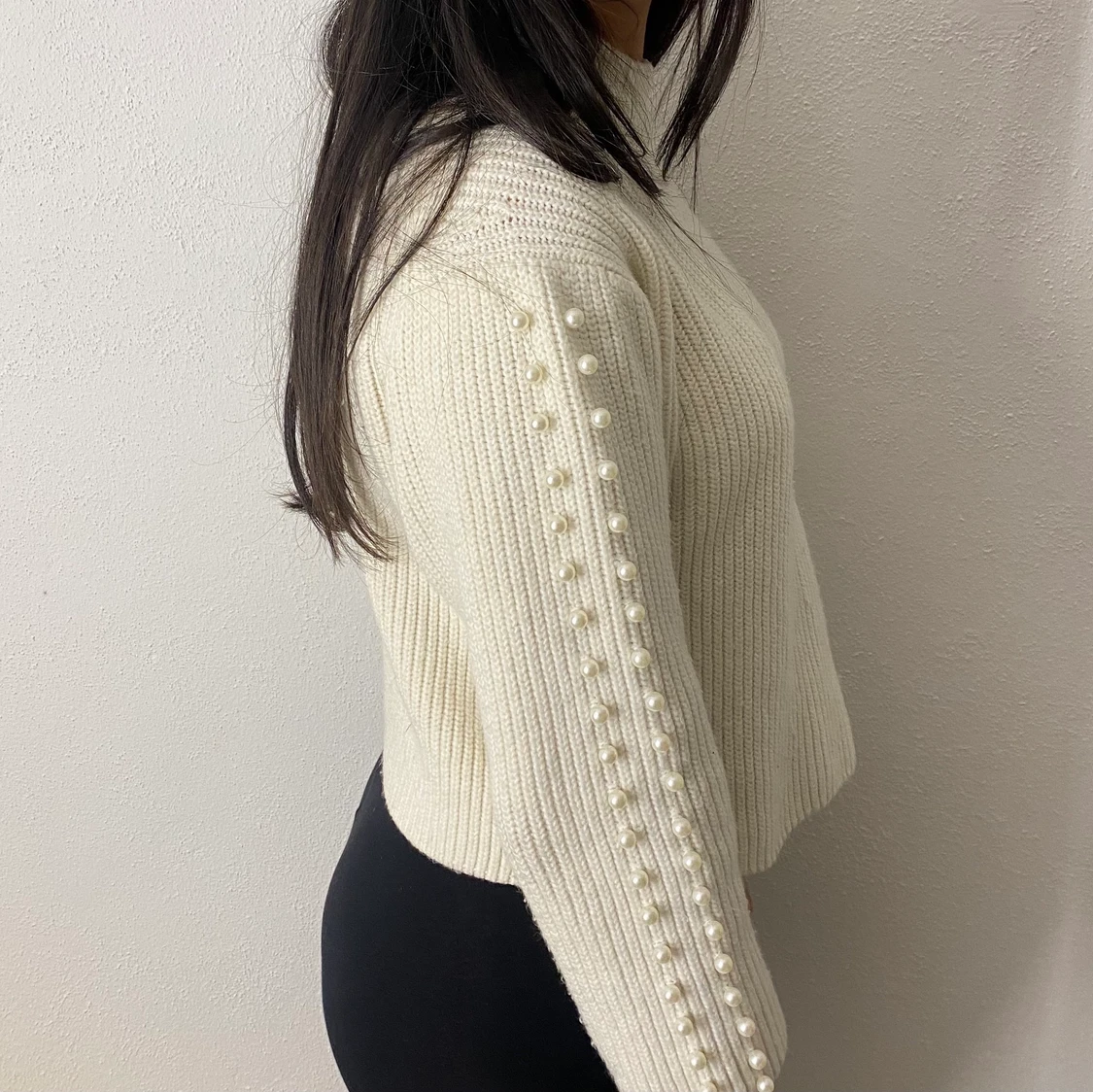 Stickad tröja med pärlor  - 90