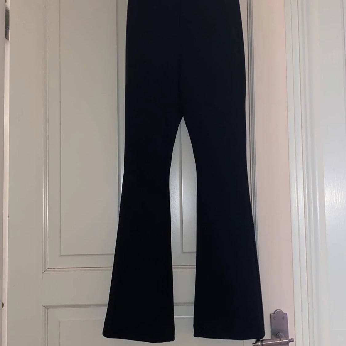 Utsvängda kostymbyxor strl xs - 90