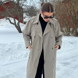 Grå kappa - Fin retro grå kappa i tunnare material💗✨