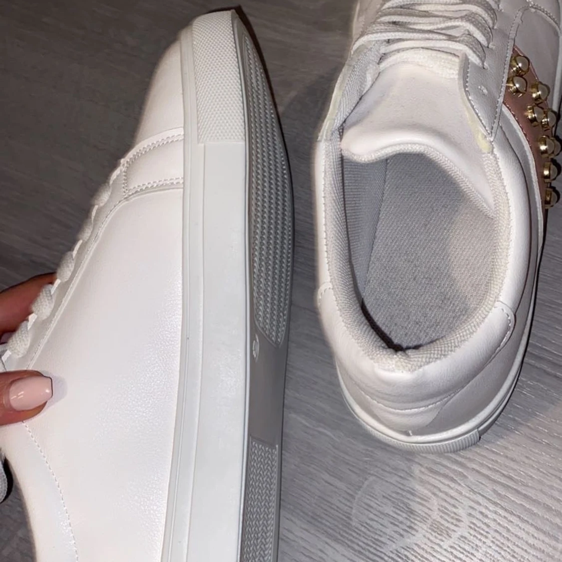 Helt nya sneakers - 90