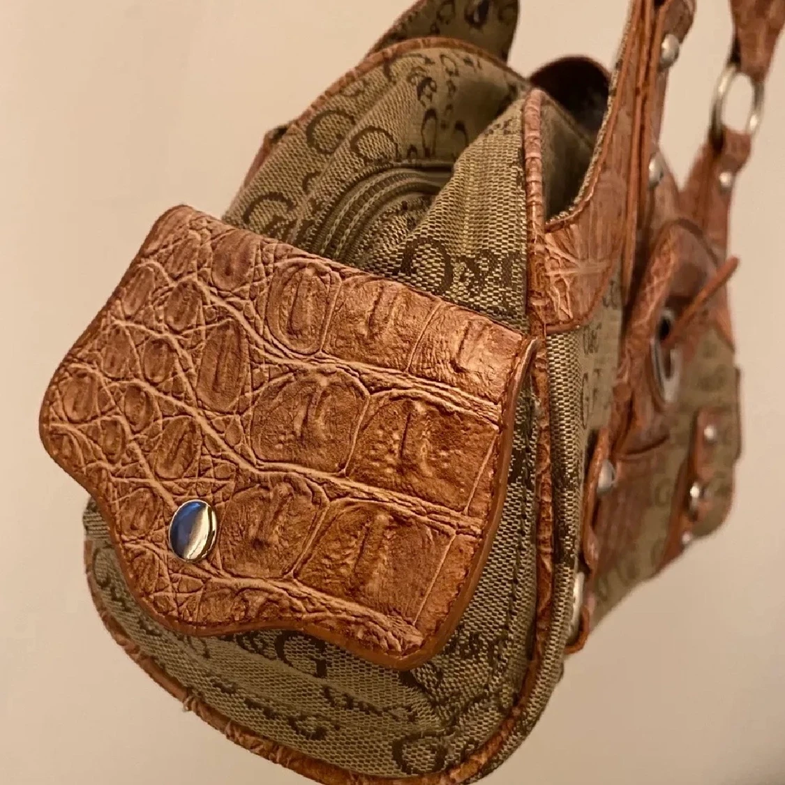 jättesnygg guess väska - 91