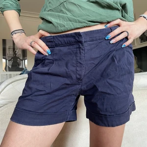 Marinblåa Shorts - Jättefina shorts (lite ostrukna…🙄)! 