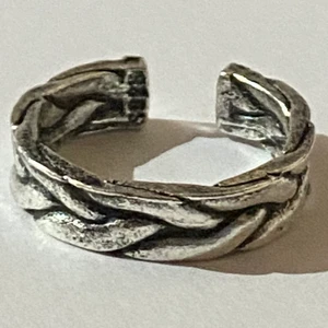 Ring - Silverring i form av en fläta.